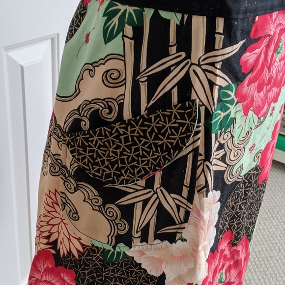 Lady Yang Oriental Mystique Hostess Apron - Picture 3 of 4